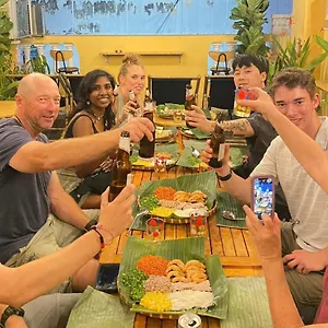 Saigon Authentic - Daily Walking Morning Tour, Fresh Daily Breakfast, Gym & Rooftop Billiard 호치민