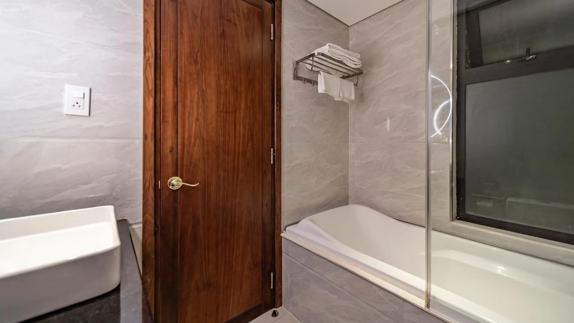 ***  Edoya Hotel Ben Thanh Ho Chi Minh City Vietnam